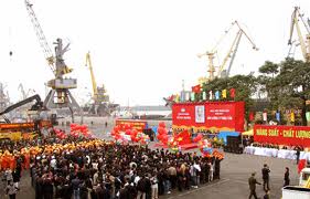 Suasana produksi pada hari-hari awal tahun baru di berbagai cabang di Vietnam